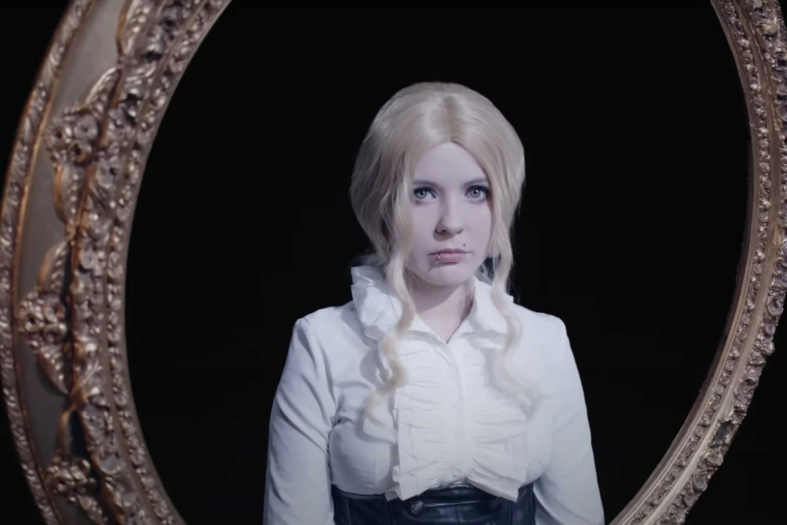 Roxana Line Unveils the Mysteries of Her GloomyVerse