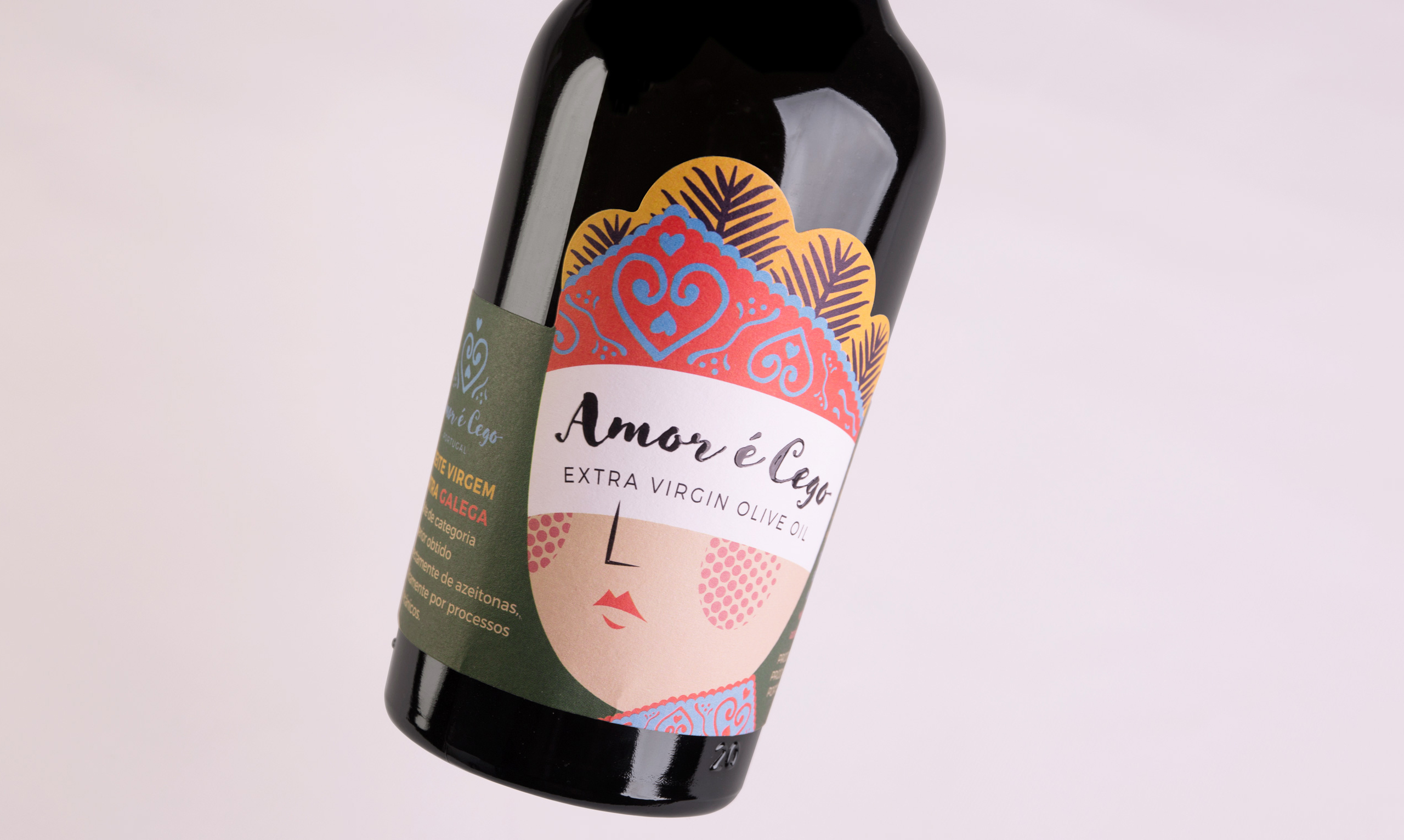 2017 Muse Creative Awards | Amor e Cego Wine Packaging by Rita Rivotti 