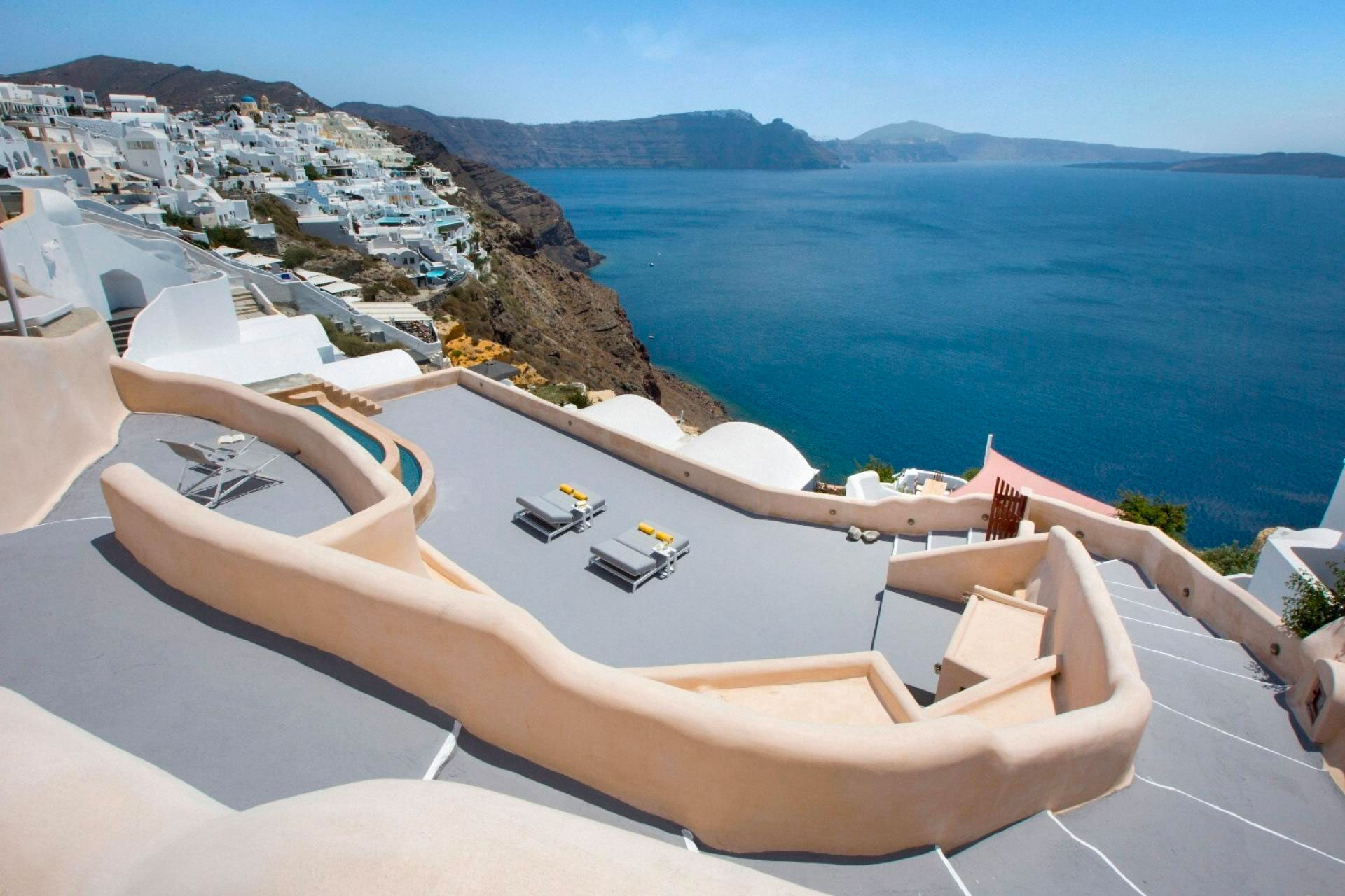 Villa Santorini 520 | iLuxury Awards