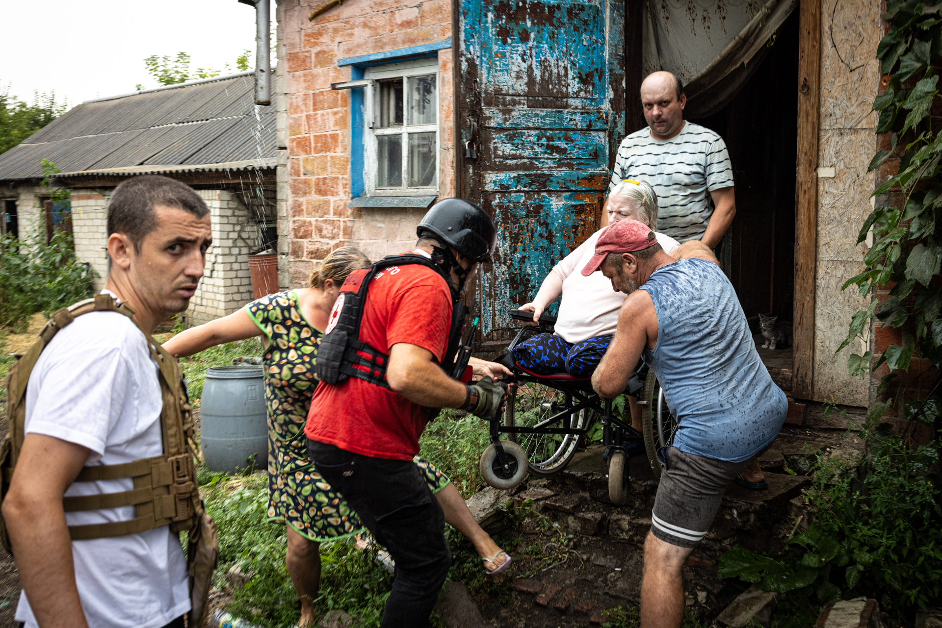 Snapshots of Valor: On the Front Lines of Ukraine's Struggle | London Photography Awards