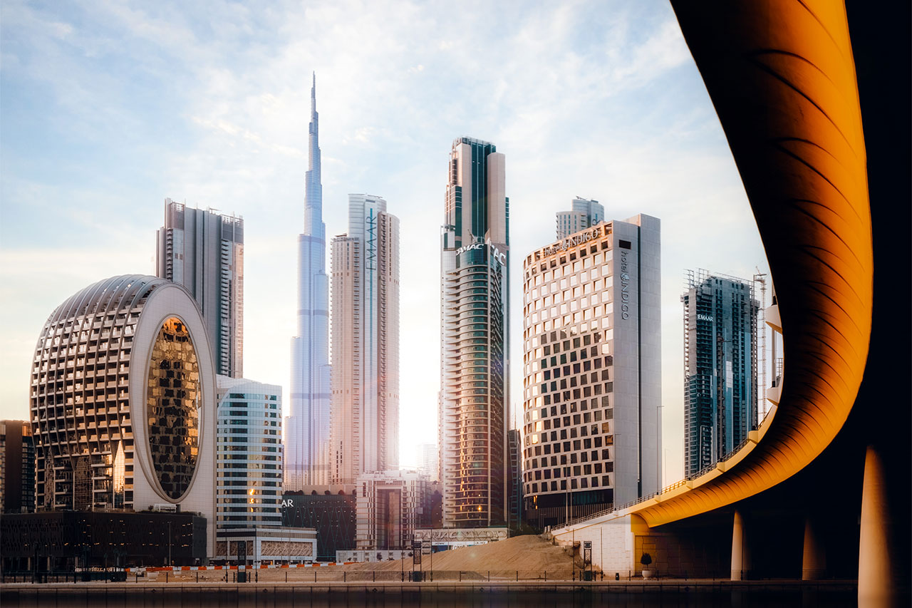 Dawn over Dubai Skyline: A Golden City Awakening